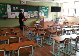 안화초등학교 교실.소독