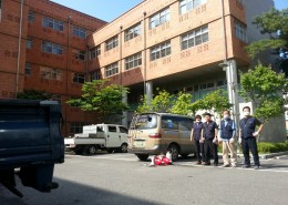 현장소독.  4명이함께.포즈.